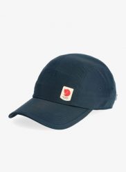 Czapka z daszkiem Fjallraven High Coast Wind Cap. Niebieskie czapki z daszkiem Fjällräven, bez wzorów, z materiału. Za 181.49 zł.