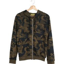 Ciemnozielona Bluza The Good Life. Czarne bluzy marki Born2be, moro, z materiału. Za 44.99 zł.