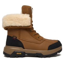 Śniegowce Ugg. Brązowe śniegowce UGG, bez zapięcia. Za 1,269.00 zł.