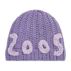 Czapka 2005. Fioletowe czapki zimowe 2005, bez wzorów. Za 150.99 zł.