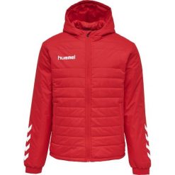 Kurtka Hummel hmlPROMO Short Bench. Czerwone kurtki przeciwdeszczowe Hummel, m, bez wzorów, bez kaptura. Za 294.85 zł.