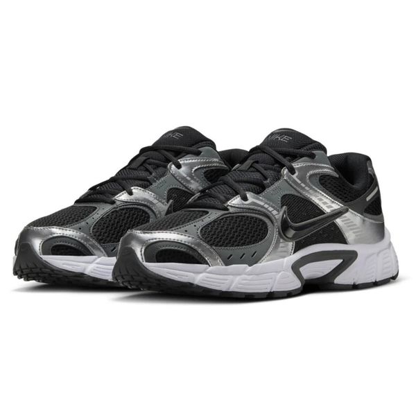 Buty męskie Nike V5 RNR wielokolorowe. Szare buty turystyczne Nike, bez wzorów, z materiału, bez zapięcia, trekkingowe. Za 362.05 zł.