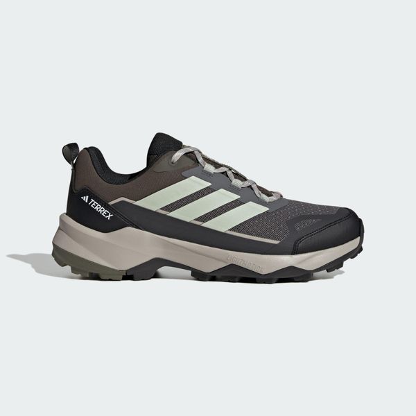 Buty na piesze wycieczki Terrex Skychaser Ax5. Szare buty turystyczne Adidas, bez wzorów, z materiału, bez zapięcia, trekkingowe. Za 439.00 zł.