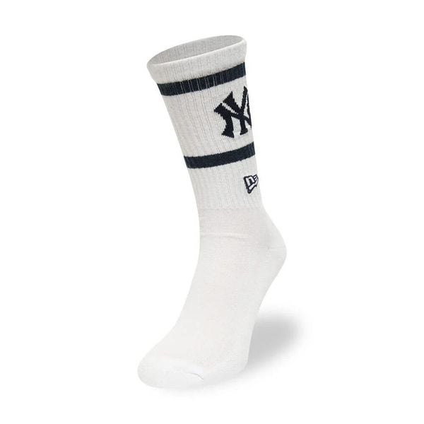 Skarpetki New York Yankees Premium. Białe skarpety New Era, bez wzorów, z bawełny. Za 73.15 zł.