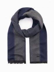 Elegancki męski szalik w geometryczne wzory – granatowo-szary V1 OM-ACSF-0115 - uniwersalny. Niebieskie szaliki Ombre Clothing, bez wzorów, z bawełny. Za 59.99 zł.