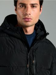 Kurtka puffer z kapturem - czarny. Czarne kurtki Sinsay, l, bez wzorów, z kapturem. Za 119.99 zł.