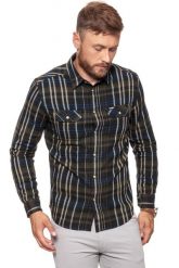 KOSZULA WRANGLER LS 2PKT FLAP SHIRT DUSTY OLIVE W5982T245 112129892. Zielone koszule Wrangler, m, bez wzorów, z materiału, bez kołnierzyka, bez ramiączek. W wyprzedaży za 69.99 zł.
