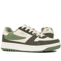 Buty męskie sportowe do chodzenia Fila FXVENTUNO WTR. Brązowe buty do biegania Fila, bez wzorów, bez zapięcia, trekkingowe. W wyprzedaży za 229.00 zł.