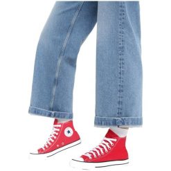 Trampki Converse Chuck Taylor All Star Classic Hi. Czerwone trampki Converse, bez wzorów, bez zapięcia. Za 249.99 zł.