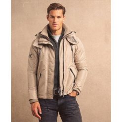 Kurtka przeciwwiatrowa Mountain SD od SUPERDRY. Brązowe kurtki Superdry, m, bez wzorów, bez kaptura. Za 493.95 zł.