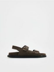 Skórzane sandały - ciemnobrązowy. Brązowe sandały Reserved, ze skóry, bez zapięcia. Za 179.99 zł.