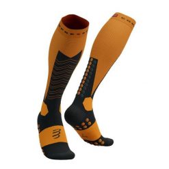 Skarpety skiturowe Compressport Ski Mountaineering Full Socks. Brązowe skarpety Compressport, bez wzorów. Za 135.99 zł.