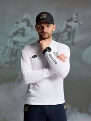 4F Longsleeve regular męski 4F x Bartosz Zmarzlik - biały M. Białe bluzki z długim rękawem 4F, m, bez wzorów, z bawełny, bez kołnierzyka, bez ramiączek. Za 129.99 zł.