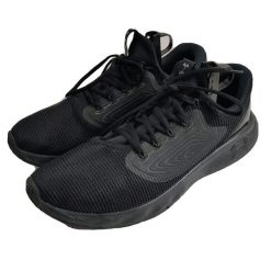 Męskie Buty Sportowe Charged Vantage 2. Czarne buty trekkingowe Under Armour, bez wzorów, bez zapięcia. Za 481.99 zł.