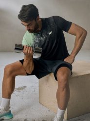 4F Koszulka treningowa regular szybkoschnąca męska - zielona XL. Zielone t-shirty 4F, m, bez wzorów, ze skóry, bez kołnierzyka, bez ramiączek. Za 139.99 zł.