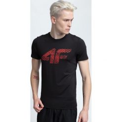 Koszulka treningowa męska TSMF259 - głęboka czerń. Bielizna termoaktywna marki 4F. W wyprzedaży za 59.99 zł.