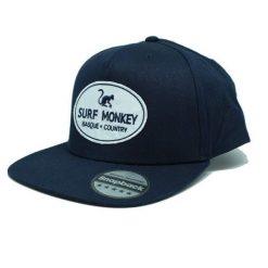 Czapka Trucker – Płaski daszek – Snapback / Jeden rozmiar (Granatowy). Niebieskie czapki z daszkiem SURF MONKEY, bez wzorów, z bawełny. Za 139.95 zł.
