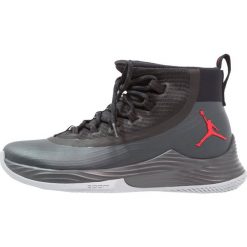 Jordan ULTRA FLY 2 Obuwie do koszykówki black/university red/anthracite. Buty do koszykówki marki Jordan. W wyprzedaży za 439.20 zł.
