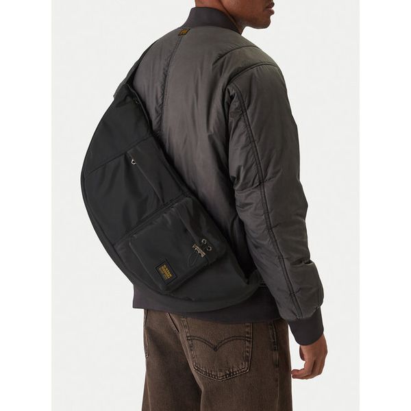 Nerka G-Star Raw. Czarne saszetki i nerki G-Star Raw, bez wzorów. Za 179.99 zł.