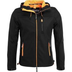 Superdry SDWINDTREKKER Kurtka Outdoor black/emergency orange. Kurtki marki Superdry. W wyprzedaży za 351.20 zł.
