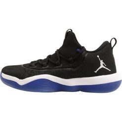 Jordan LUNAR SUPER.FLY LOW Obuwie do koszykówki black/white/hyper royal. Buty treningowe marki Jordan. W wyprzedaży za 441.75 zł.