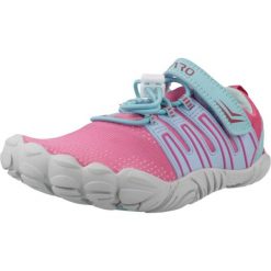 Buty SAGUARO VIGOR I Rose. Czerwone buty turystyczne SAGUARO, bez wzorów, z syntetyku, bez zapięcia, na fitness i siłownię. Za 191.99 zł.