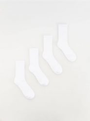 4 pack skarpet - biały. Białe skarpety Reserved, bez wzorów. Za 49.99 zł.