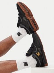 DC Shoes Sneakersy EO-KALYNX ZERO ADYS100819 Czarny. Czarne buty sportowe casual DC Shoes, bez wzorów, ze skóry, bez zapięcia. Za 369.99 zł.