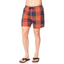 Szorty kąpielowe w kolorze granatowo-pomarańczowym. Szorty marki Speedo. W wyprzedaży za 117.95 zł.