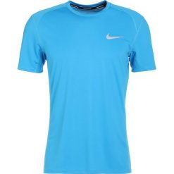 Nike Performance DRY MILER Tshirt z nadrukiem equator blue. T-shirty sportowe marki Nike Performance. Za 129.00 zł.