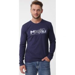 Granatowa Koszulka Kinslee. Niebieskie bluzki z długim rękawem Born2be, l, bez wzorów, z materiału, bez kołnierzyka, bez ramiączek. Za 59.99 zł.