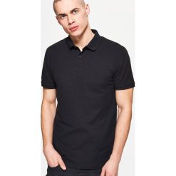 Koszulka polo - Czarny. Koszulki polo sportowe marki Cropp. W wyprzedaży za 29.99 zł.