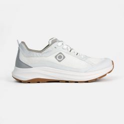 Buty wielofunkcyjne ONIX – wygoda, przyczepność i wszechstronność na przygody na. Białe buty turystyczne Izas, bez wzorów, z materiału, bez zapięcia, trekkingowe. Za 269.52 zł.