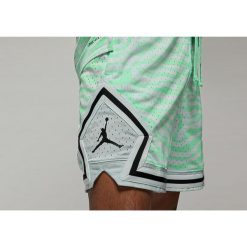 Spodenki męskie nike air jordan dri-fit sport bc all over printed diamond. Zielone krótkie spodenki sportowe Jordan, m, bez wzorów. Za 249.00 zł.