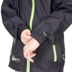 Kurtka Trespass Qikpac - unisex, pakowana, wodoodporna, czarna. Czarne kurtki Trespass, na zimę, bez wzorów, z bawełny. Za 104.45 zł.