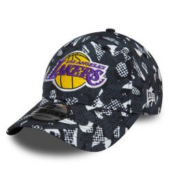 Czapka z daszkiem New Era. Czarne czapki z daszkiem New Era, bez wzorów. Za 109.99 zł.