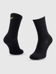 4F Skarpety sportowe w kolorze czarnym rozmiar: 39-42. Czarne skarpetki sportowe 4F, bez wzorów. Za 35.10 zł.