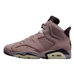 Jordan 6 Retro A Ma Maniére Smokey Mauve. Brązowe buty do koszykówki Jordan, bez zapięcia, do koszykówki. Za 1,560.31 zł.