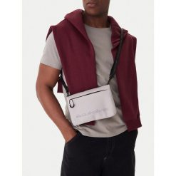 Saszetka Quiksilver. Szare saszetki i nerki Quiksilver, bez wzorów. Za 99.99 zł.
