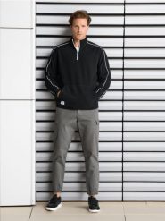 Spodnie jogger - szary. Szare joggery i bojówki Sinsay, m, bez wzorów. Za 79.99 zł.