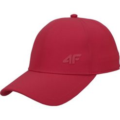 Czapka z daszkiem męska CAM100 - czerwona. Czapki z daszkiem marki 4F. W wyprzedaży za 49.99 zł.