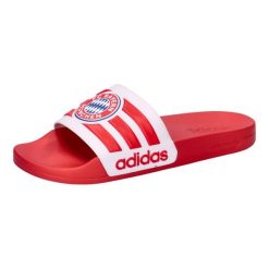 Sandały Adilette Bayern Monachium. Białe sandały Adidas, z materiału, bez zapięcia. Za 149.45 zł.