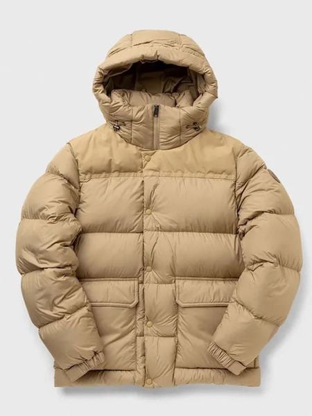 Woolrich Kurtka zimowa w kolorze beżowym rozmiar: M. Brązowe kurtki Woolrich, na zimę, m, bez wzorów, bez kaptura. Za 1,399.06 zł.
