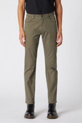 SPODNIE MĘSKIE WRANGLER ARIZONA DUSTY OLIVE W12OXB275 112126486. Zielone spodnie materiałowe Wrangler, l, bez wzorów, z materiału. Za 209.99 zł.