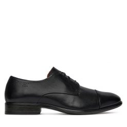 Półbuty Lasocki. Czarne eleganckie półbuty Lasocki, bez wzorów, bez obcasa, bez zapięcia. Za 249.99 zł.