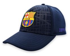 Czapka z daszkiem FC Barcelona - oficjalna licencjonowana. Niebieskie czapki z daszkiem FC Barcelona, bez wzorów, z materiału. Za 96.90 zł.