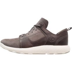 Timberland FLYROAM OXFORD Sneakersy niskie forged iron. Buty sportowe casual marki Timberland. W wyprzedaży za 382.85 zł.