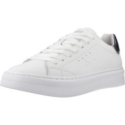 Buty SUN68 GRACE LEATHER Biały. Białe buty trekkingowe SUN68, bez wzorów, ze skóry, bez zapięcia, trekkingowe. Za 309.99 zł.