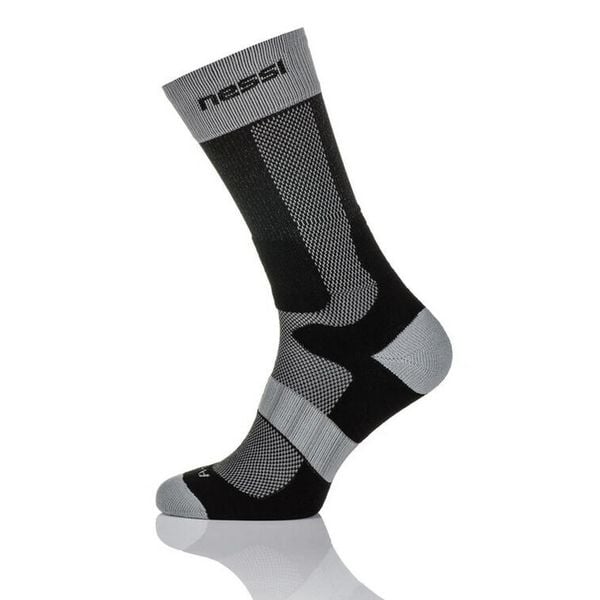Skarpetki Sportowe Unisex Nessi Sportswear Trail X Termoaktywne. Czarne bielizna termoaktywna NESSI SPORTSWEAR, bez wzorów. Za 69.99 zł.