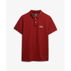 Haftowana koszulka polo Superdry Vintage Athletic. Czerwone koszulki polo Superdry, m, bez wzorów, bez kołnierzyka, bez ramiączek. Za 215.95 zł.